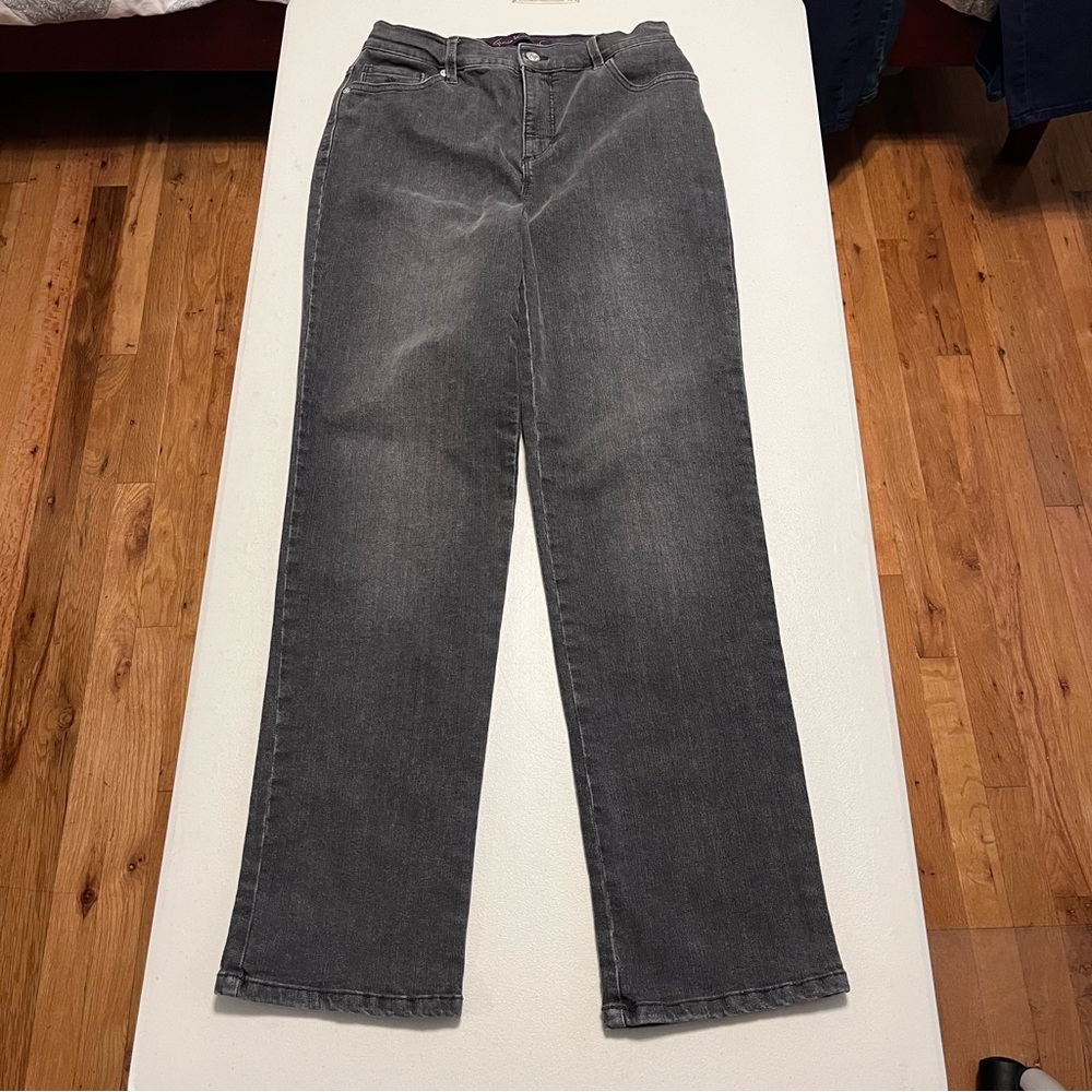 Gloria Vanderbilt Charcoal Straight Leg Amanda Jeans Size 4